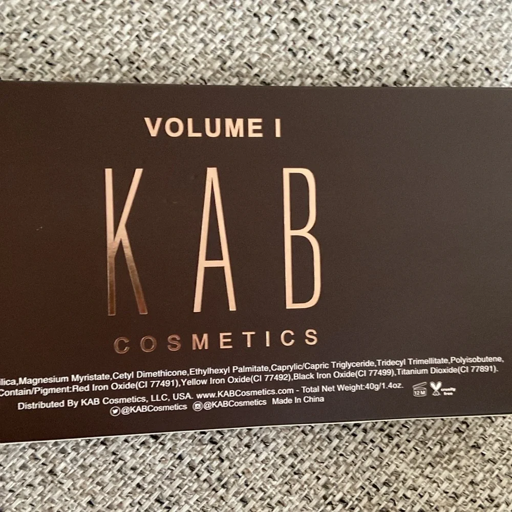 KAB Cosmetics Contour Palette Volume 1 BNIB Authentic! Big Full